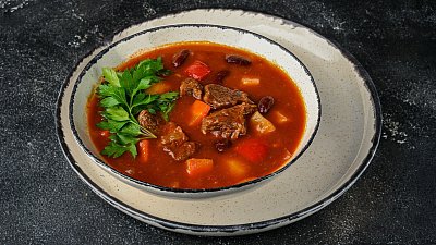 Суп-гуляш з телячими щоками (370 г) - М'ясторія
