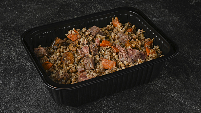 Томленая говяжья шея с гречкой и овощами (400 г) - Мястория