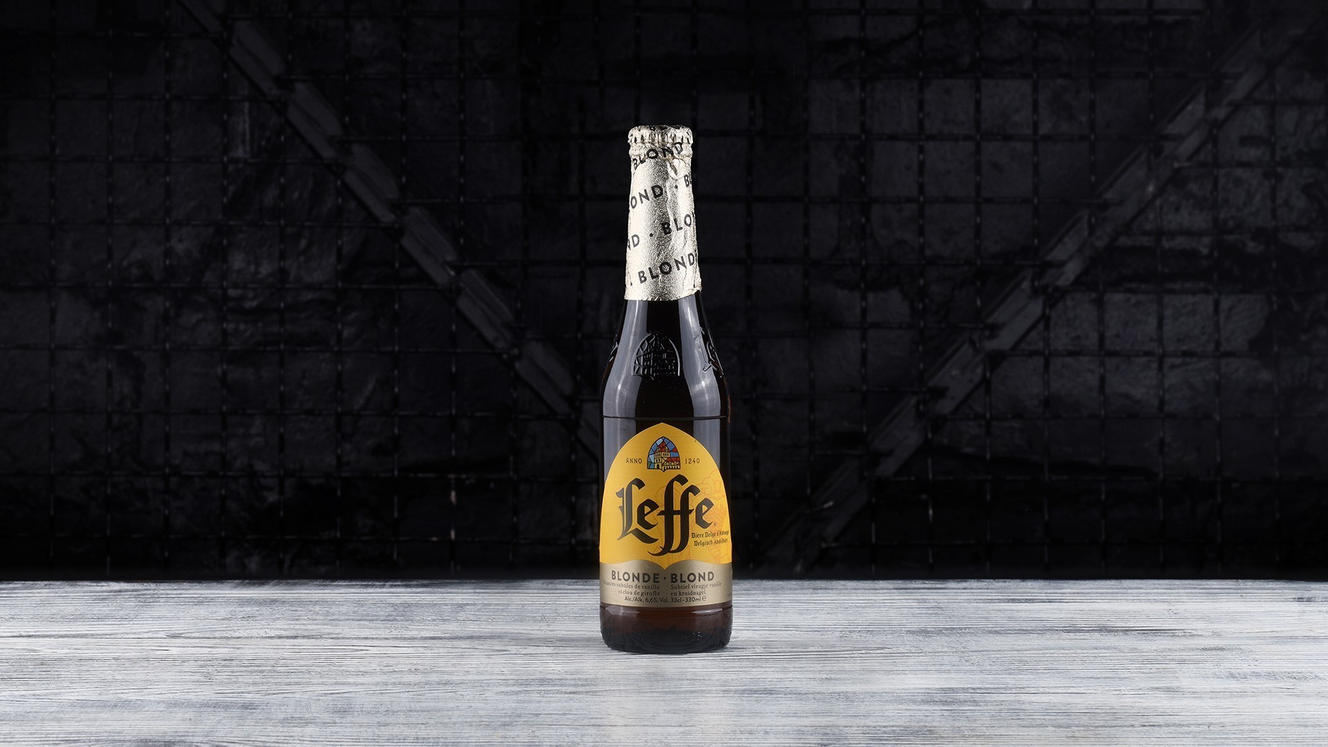 ≡ Пиво Leffe Blonde 330 мл ᐈ купить по цене 115 грн/пляш 0,33 с доставкой  по Киеву и Украине | Интернет-магазин МЯСТОРИЯ