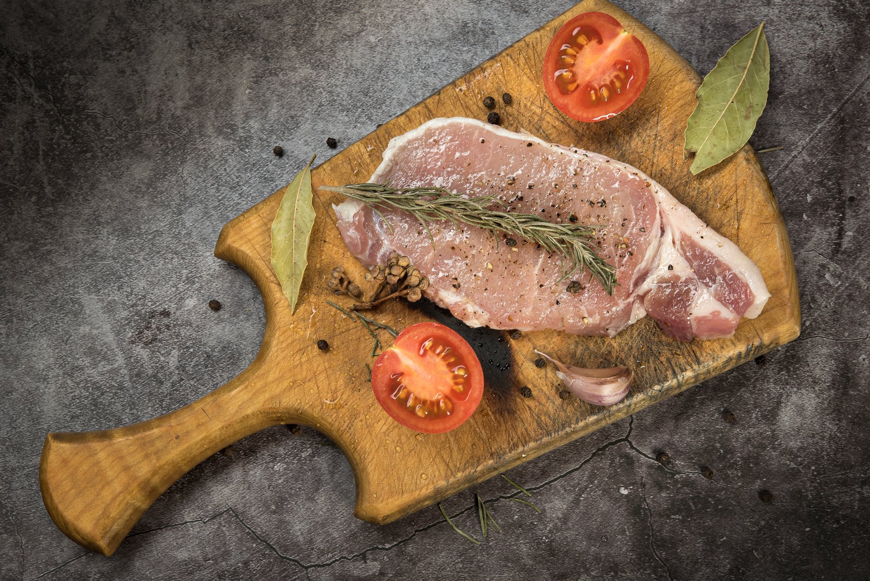 Сочный стейк из свинины: рецепт на сковороде