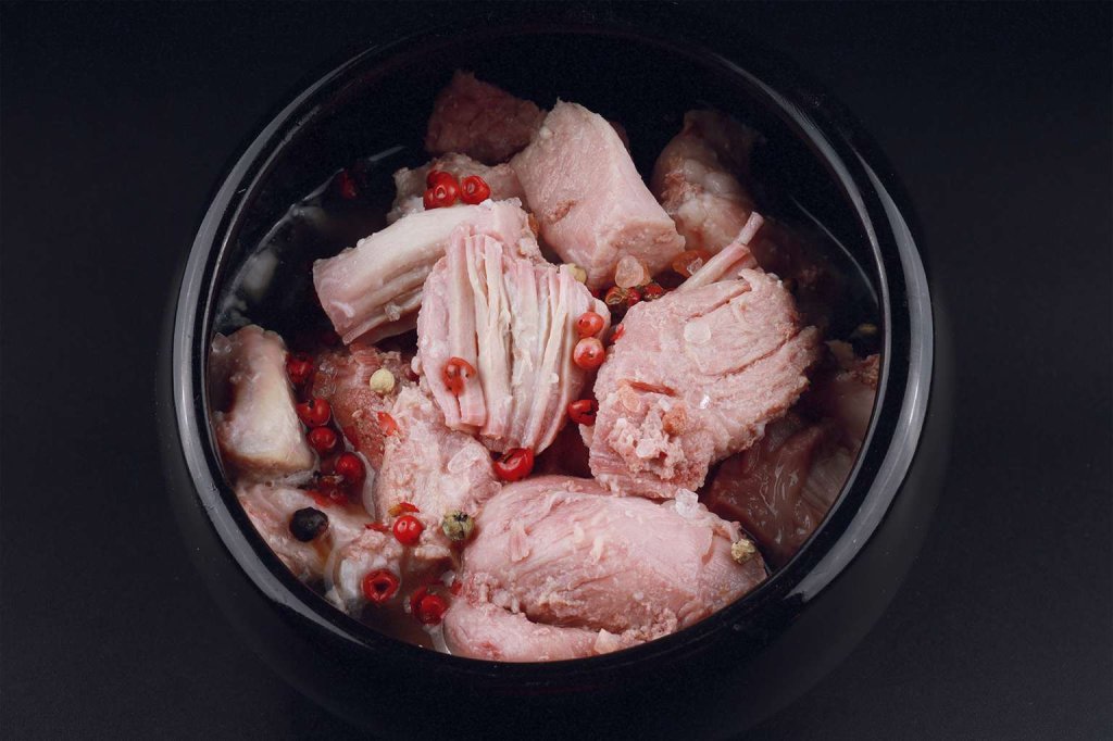 Тушеная свинина в банке: три рецепта восхитительно нежного мяса