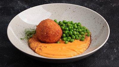 Котлета по-киевски с кремом из батата и тыквы (320 г) - Мястория