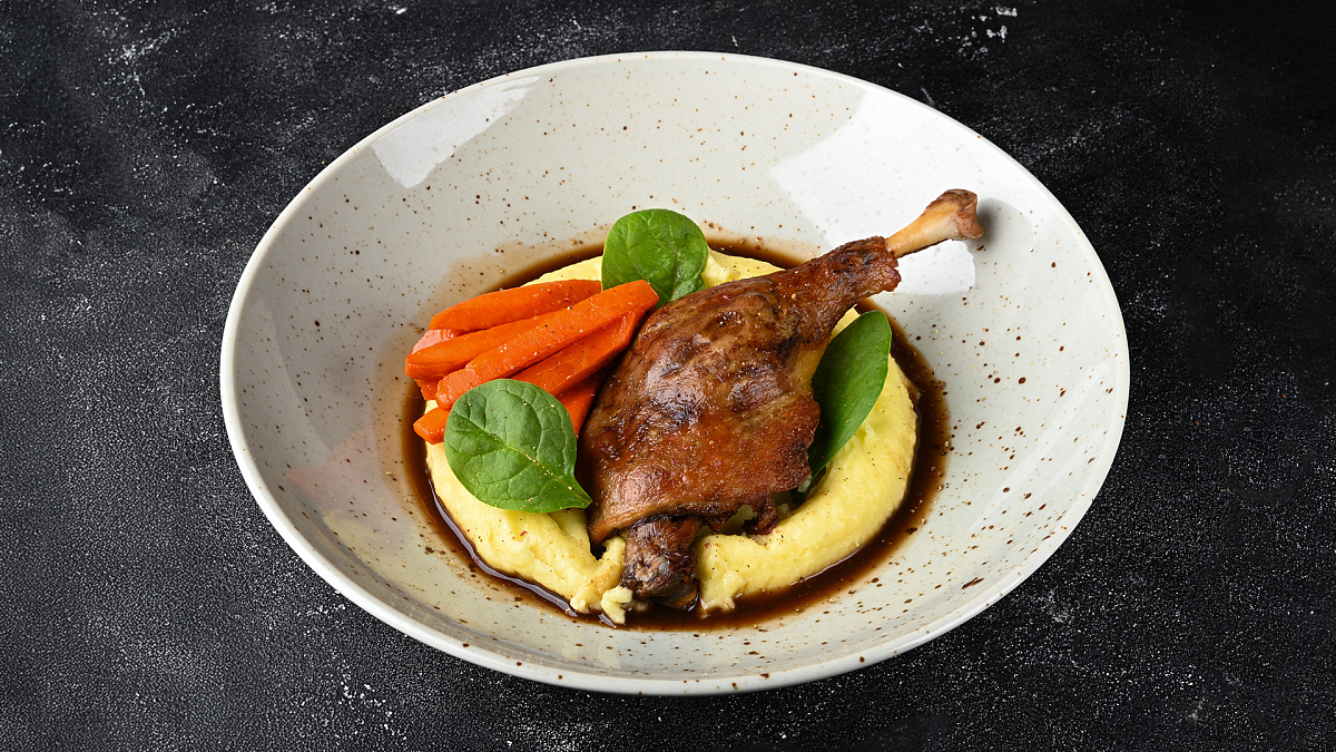 Утиная ножка конфи с пюре (330/50 г) - Мястория