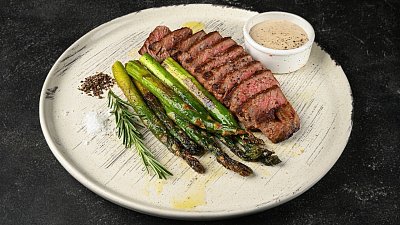 Стейк с аспарагусом (210/90/50 г) - Мястория