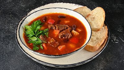 Суп-гуляш з телячими щоками (370 г) - М'ясторія
