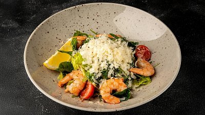 Салат с креветками под ореховым соусом (270 г) - Мястория