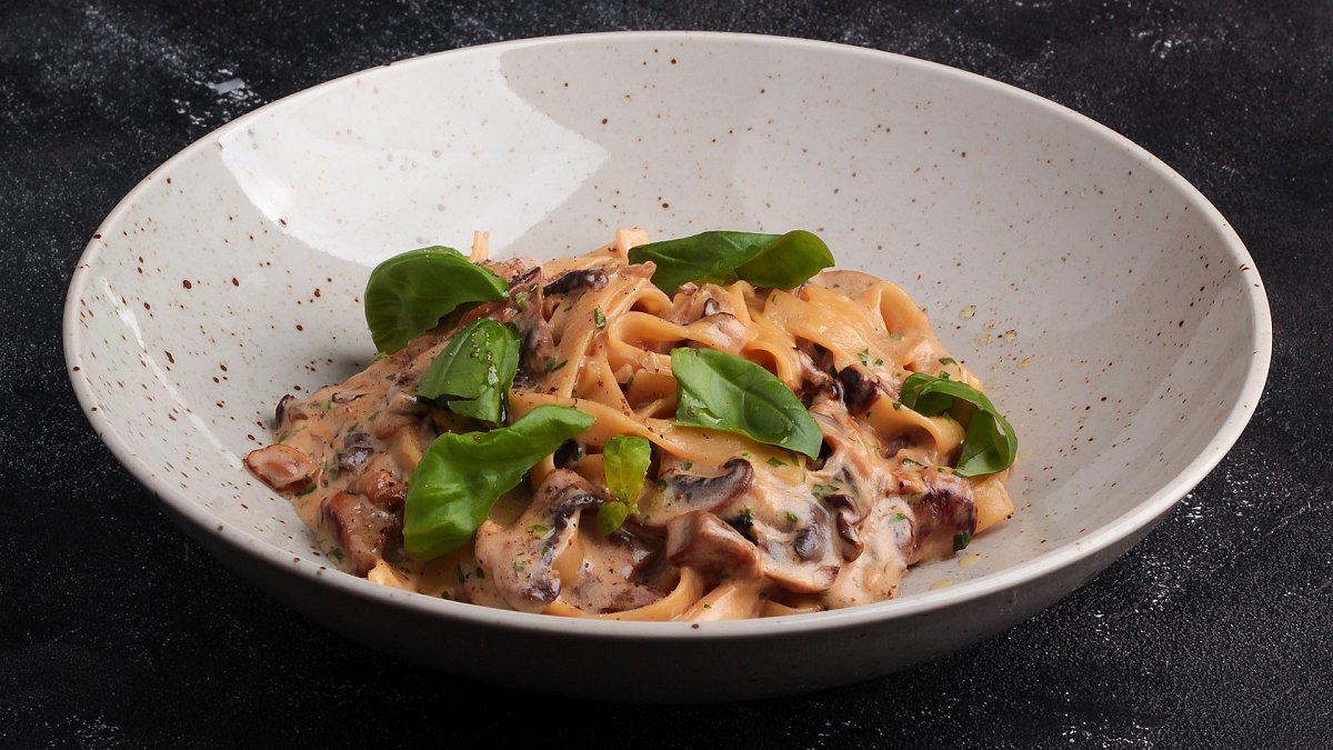 Паста з лісовими грибами та куркою (340 г) - М'ясторія