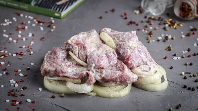 Шашлык из свиного ошейка маринованный в кефире - Мястория