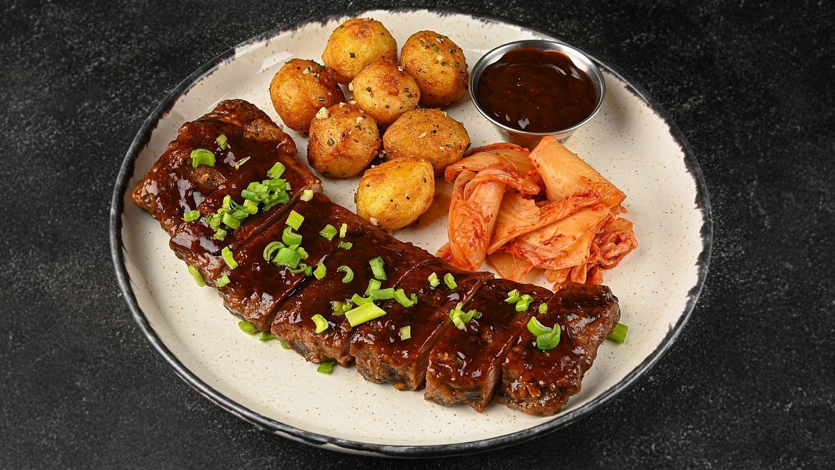Ребра в азиатском соусе (250/100/90/40 г) - Мястория