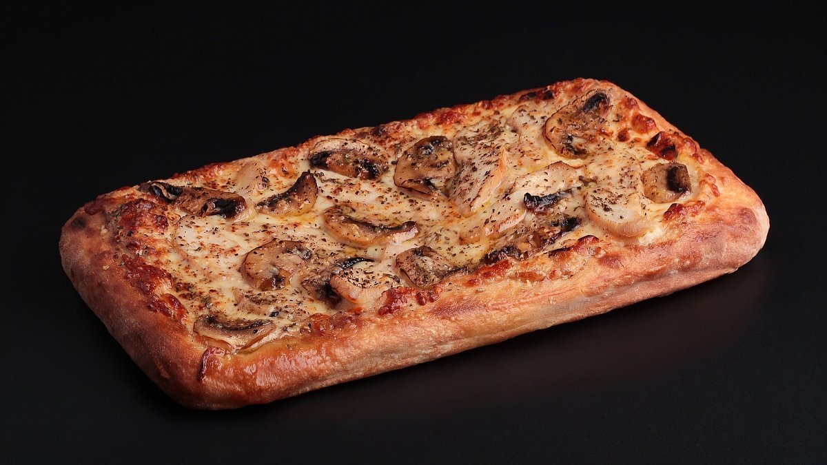 Пінца з куркою та грибами (530 г) / піца / pizza - М'ясторія