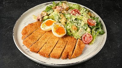 Цезарь с куриным шницелем (375 г) - Мястория