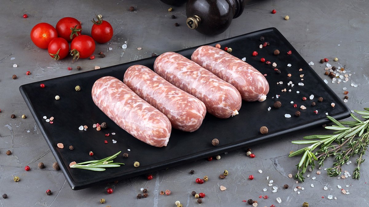 Колбаски со свинины и курицы с сиром - Мястория