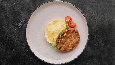 Бифштекс из индейки с картофельным пюре (260 г) - Мястория
