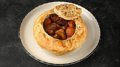 Beef Stew с овощами под тестом фило (350 г) - Мястория