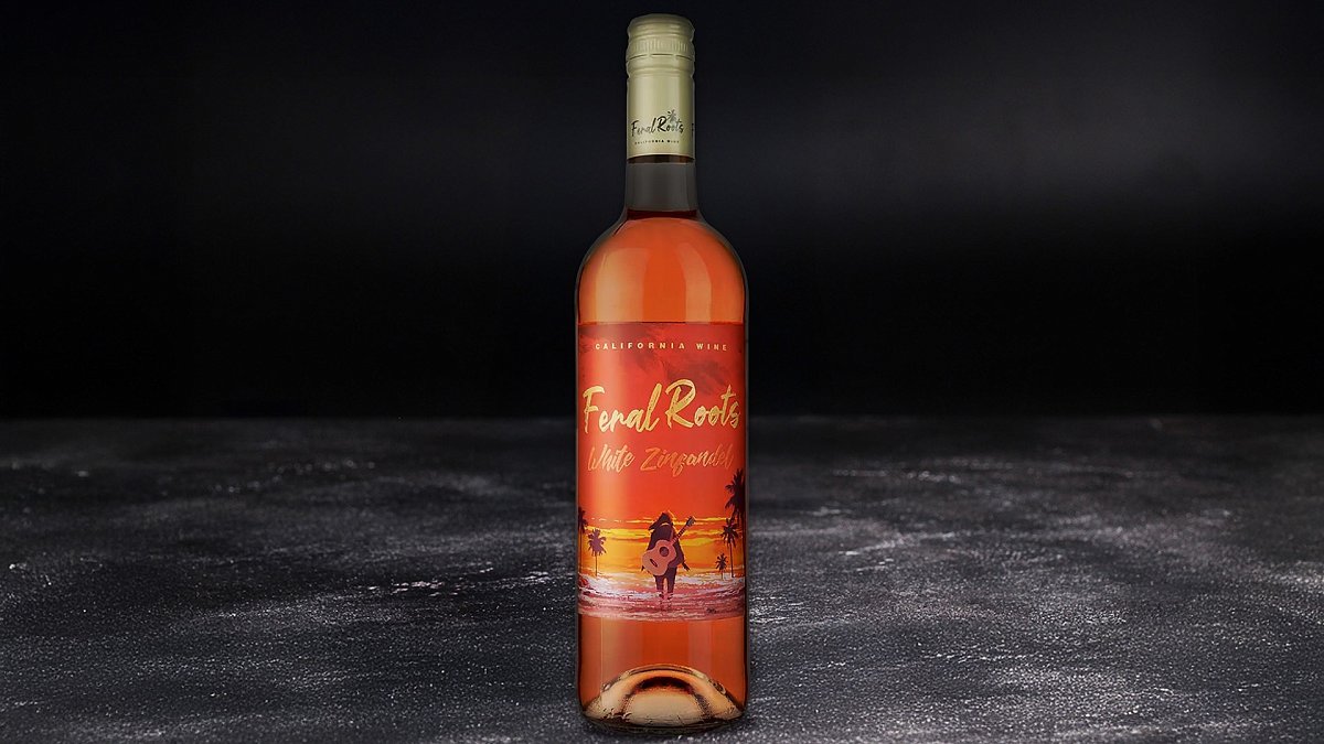 Вино розовое полусухое White Zinfandel Feral Roots 0,75 л - Мястория