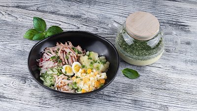 Окрошка с копченой курицей и ветчиной (390 г) - Мястория