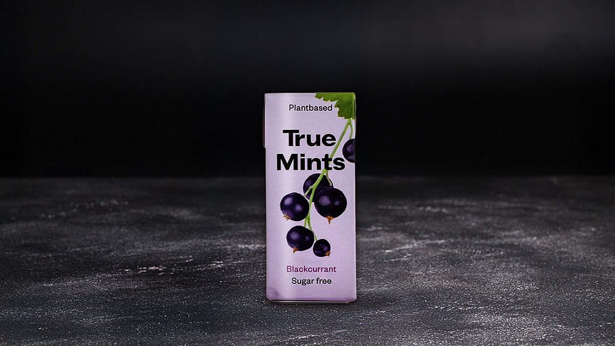 Конфеты освежающие Мятные со вкусом Черной смородины True Mints 13 г - Мястория