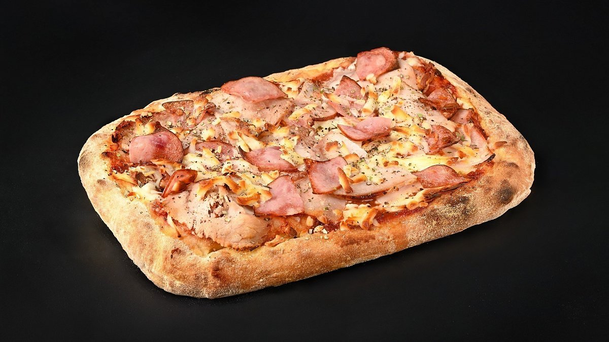 Пінца з бужениною, шинкою та беконом (490 г) / пицца / pizza - М'ясторія