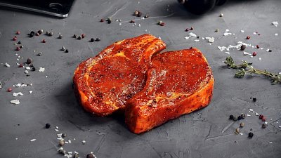 Стейк из битка в маринаде барбекю - Мястория