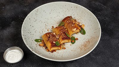 Блины с яблоком и изюмом (150/30 г) - Мястория